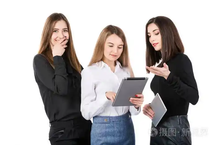 快乐的商业团队.孤立在白色背景下的商人