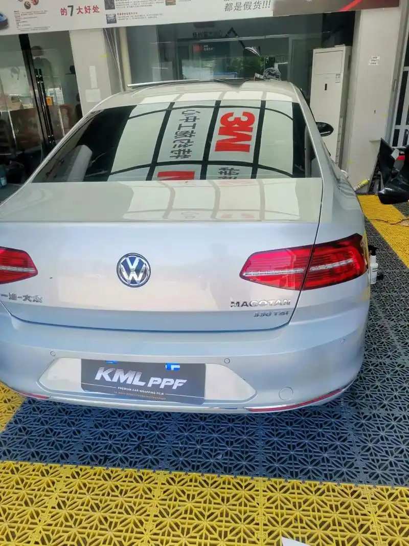 迈腾金色改七彩镭射黑.市场很乱,打酱油的很多,专业的很少 希 - 抖音