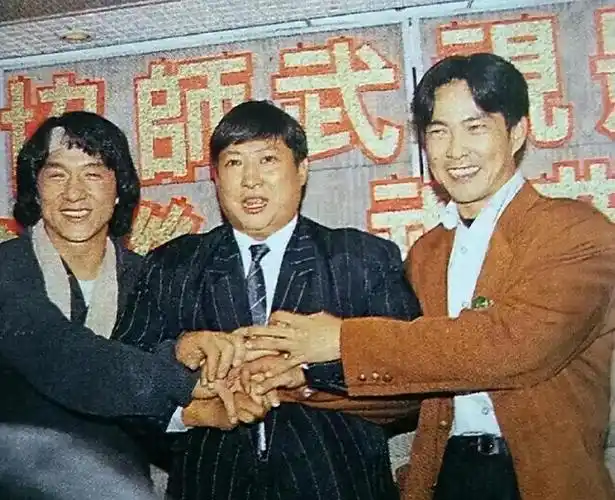 见面就揍欠钱赖账吃饭没菜成龙当年是怎么被洪金宝欺负的