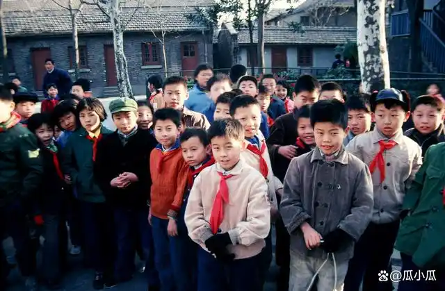 老照片:80后的小时候,我们聪明勇敢有力气,我自己都佩服我自己