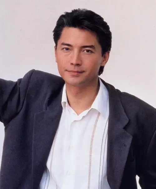 尊龙john lone 写真 #05