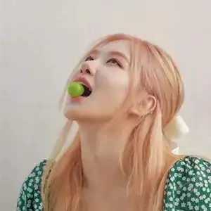 头像|金发天使朴彩英rose头像