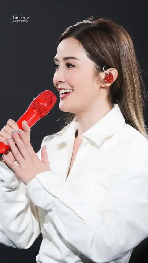 蔡卓妍阿sa饭拍