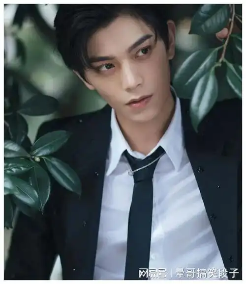 丁禹兮少年感满满,阳光帅气迷人!