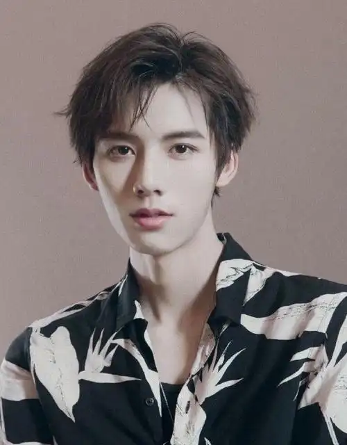 正面照96,可以看到是一个帅哥哥来自:萝卜丁丁2020-07-20 17:11:38