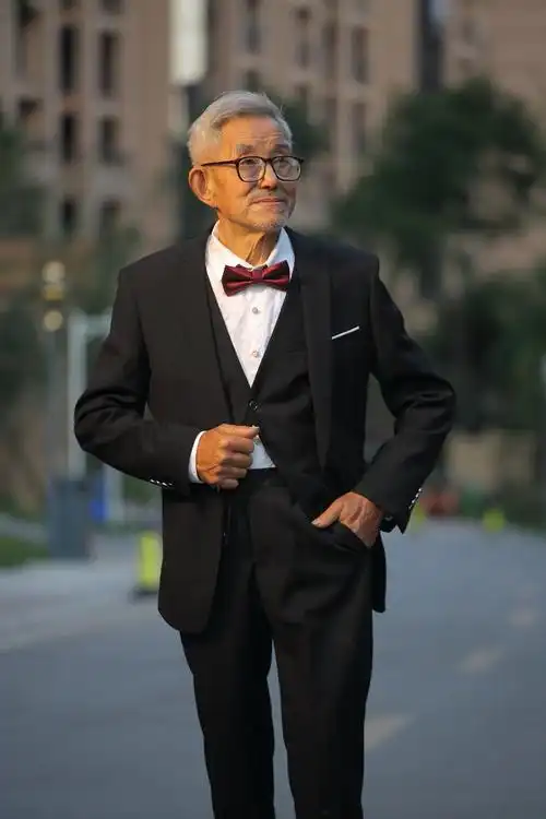 巴中最潮老爷爷和老太太结婚72周年!