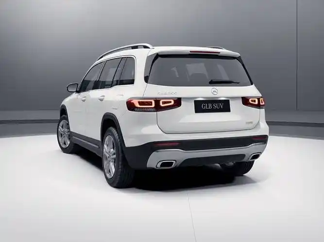 2022款梅赛德斯-奔驰glb suv共提供两种发动机选择,以焕新升级的充沛