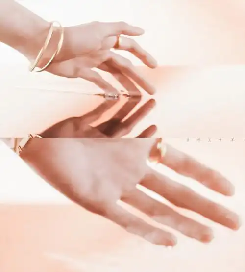 任嘉伦代言周大生