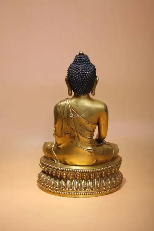 明永乐铜鎏金释迦牟尼佛