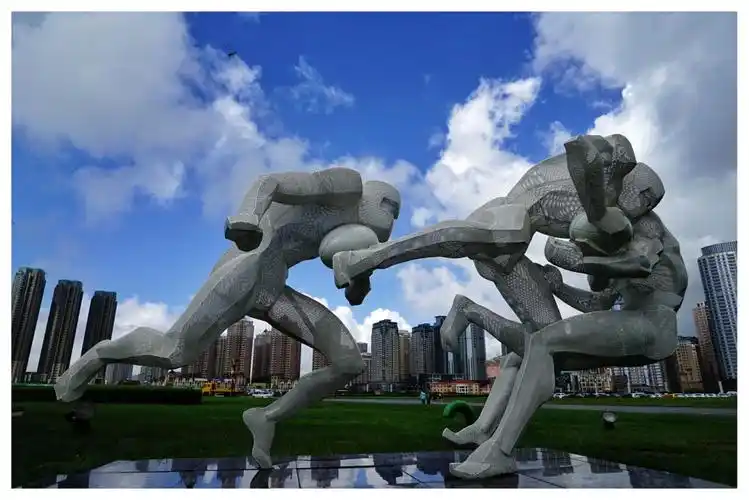 大连星海广场体育雕塑掠影