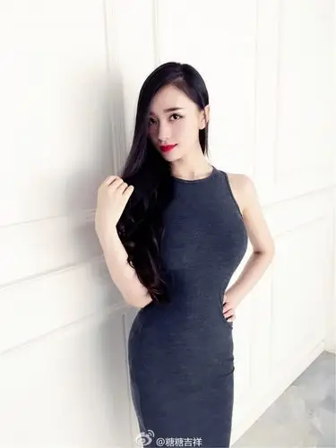 微博大胸性感女神糖糖吉祥性感妩媚摄影图片