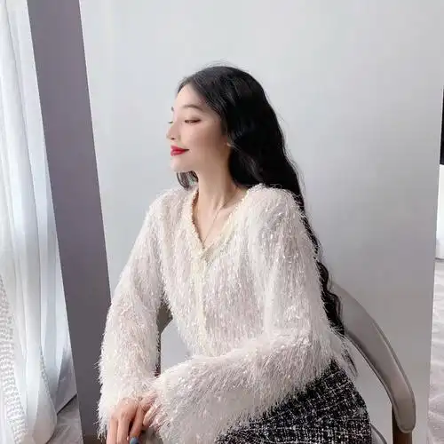 孜牧网红直播衣服女主播服装上镜性感v领气质名媛上衣小香风毛绒t恤秋