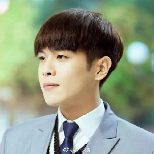 逗萌校草张若昀我骨子里还是一个18岁的裴尚轩