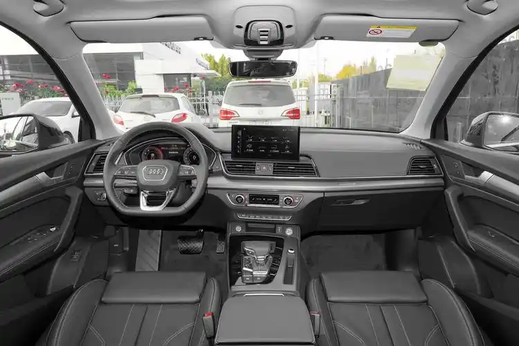 奥迪q5l内饰-后排-发动机-易车