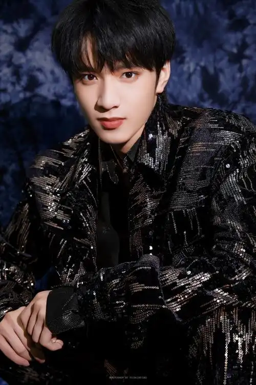 刘耀文超绝壁纸