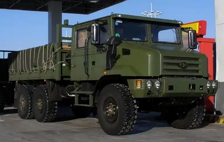 解放mv3军用越野卡车,6轮全独立悬挂,而且是双叉臂 门桥的组合结构!