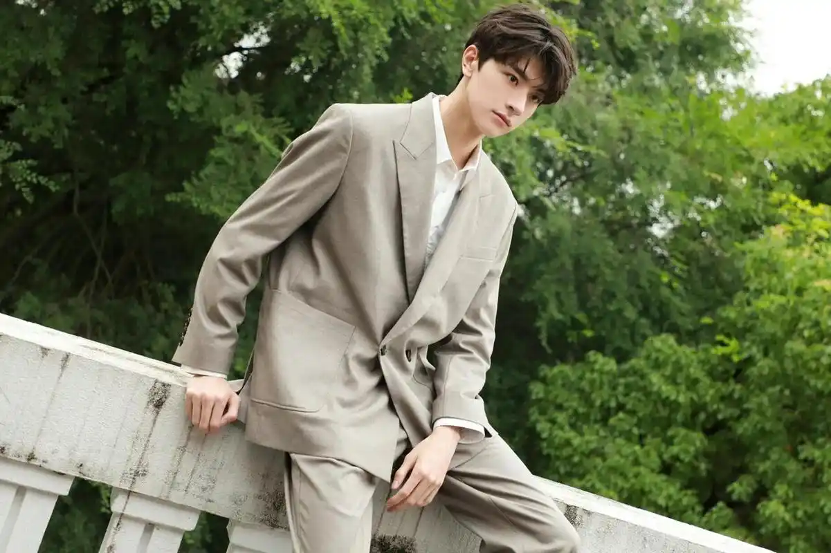 林一 帅哥的手也好好看 嘿嘿