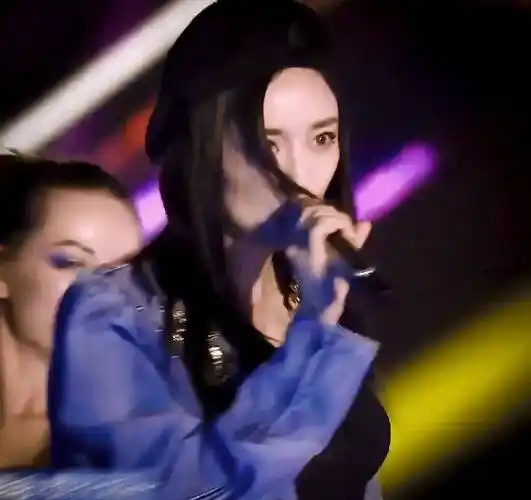 原创杨幂野狼disco说rap这场也太炸了吧表情酷冷太魅惑