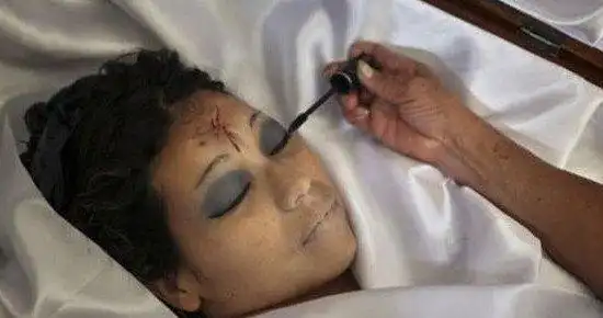 为什么不能摸死人的手可能影响死者轮回还有一些忌讳更吓人