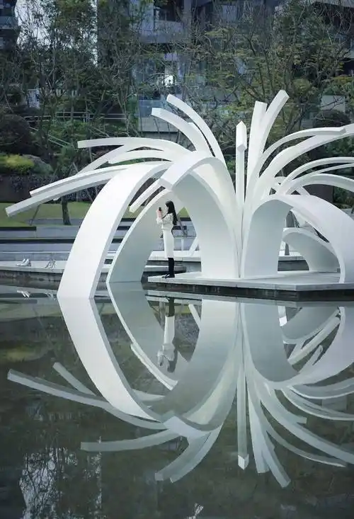 这些艺术装置作品,创意十足!_书卷_新景观_the