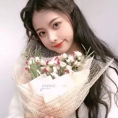 笑容甜美爱笑女生头像天真快乐不知愁的女生手机上操作请先点击保存