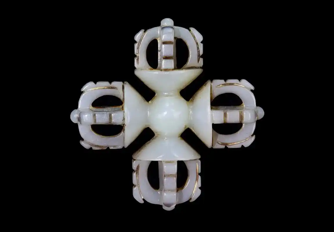 金刚杵是佛教密宗中重要的法器,象征所向无敌,无坚不摧 - 抖音