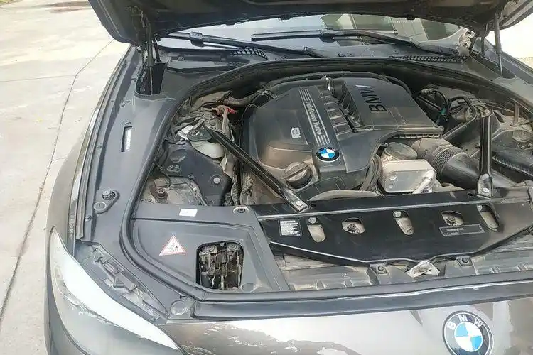 查看7张发动机,底盘细节图宝马5系 2011款 535i 领先运动型(进口)