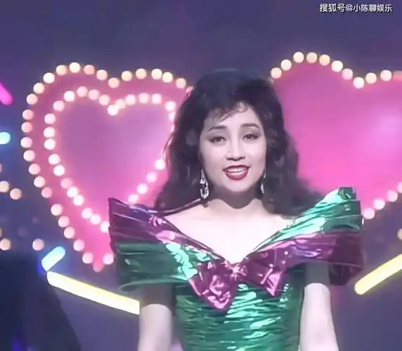 一代歌后徐小凤春晚为她破例刘德华跪拜梅艳芳翻唱她的歌走红