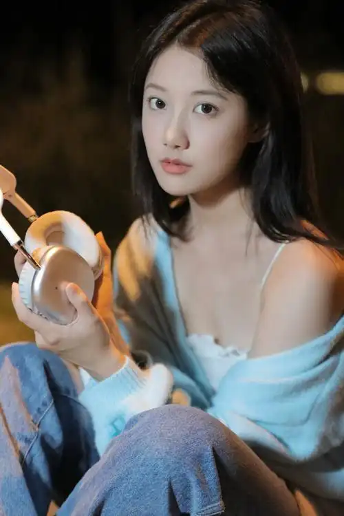 李艺彤,素颜纯美少女写真