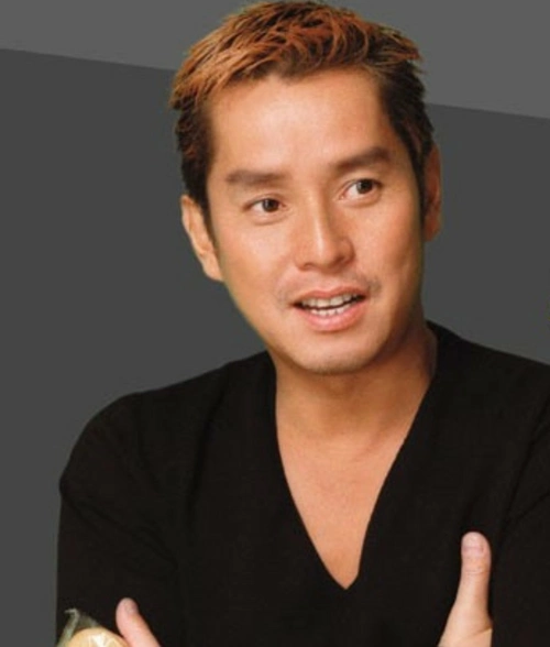 tam),1950年8月23日生于香港,籍贯广东新会,中国香港男歌手,音乐人