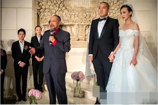 孙海英以张博宇之父身份在其婚礼上致辞