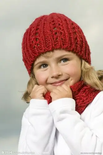 微笑可爱的小女孩图片