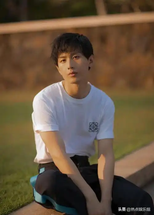 成毅个人资料简介,电视剧《诛仙青云志》林惊羽是谁演的扮演者成毅个