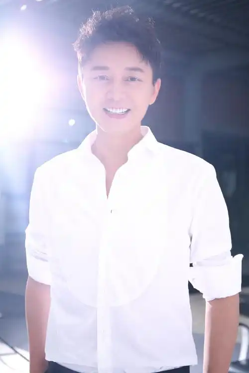 刘奕君白衬衫清爽写真图片26