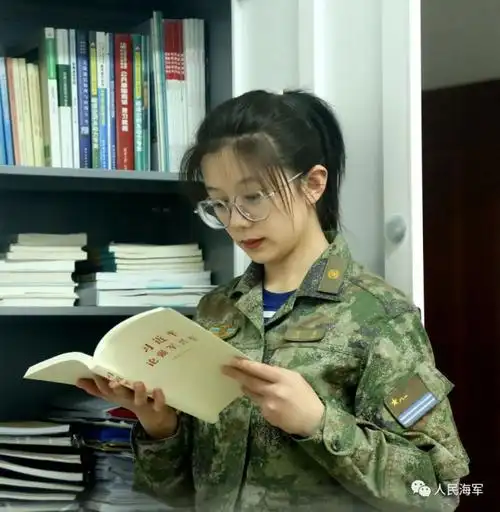 【深蓝电台】"成为一名军队文职人员,是我最正确的选择!"_腾讯新闻