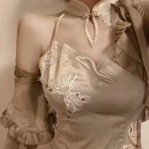 部位女头像锁骨露肩