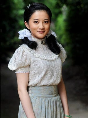 "小婉君"金铭晒舞蹈视频,40岁依旧肤白貌美,难怪当年琼瑶那么捧她