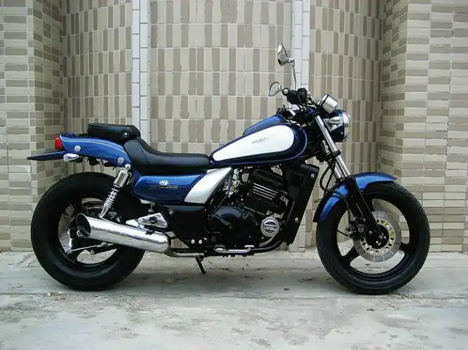 川崎德国兵250太子摩托车