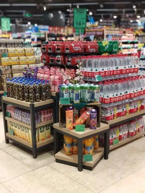 一组最新武汉中百超市的应季商品陈列图片,供参考