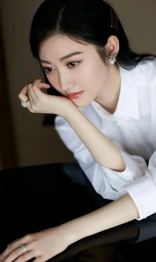 女神景甜,美如女神,妥妥美人一枚,美美的很吸睛!