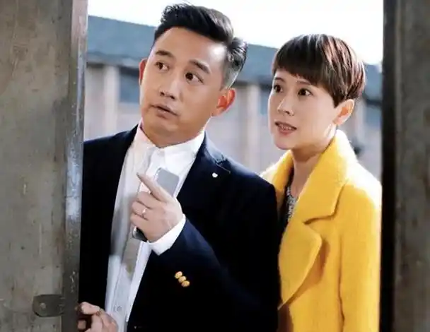 黄磊也确实教出了一批演技很在线的学生,比如,海清,姚晨,林依晨