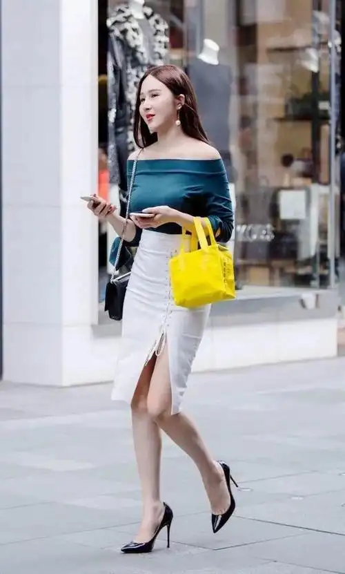 即使长相,身材很普通,也能美出自我,也能展示自己的气质和内涵