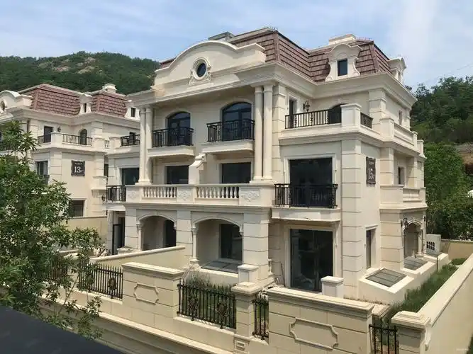 崂山山里别墅干挂大理石大院子小区漂亮有钥匙