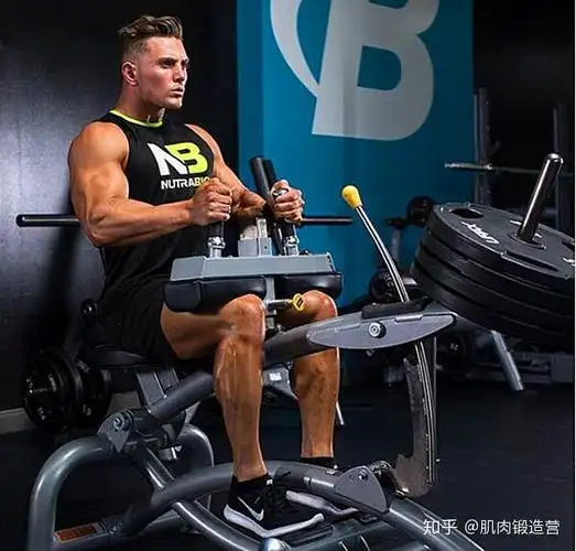 力量训练中6个训练技巧帮你增肌长力让撸铁更加有效果