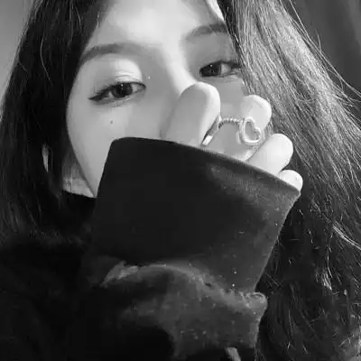 女生黑白高级感图片头像110张