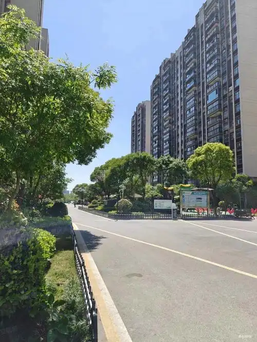 万达次新房碧桂园天悦湾三房两卫,好楼层