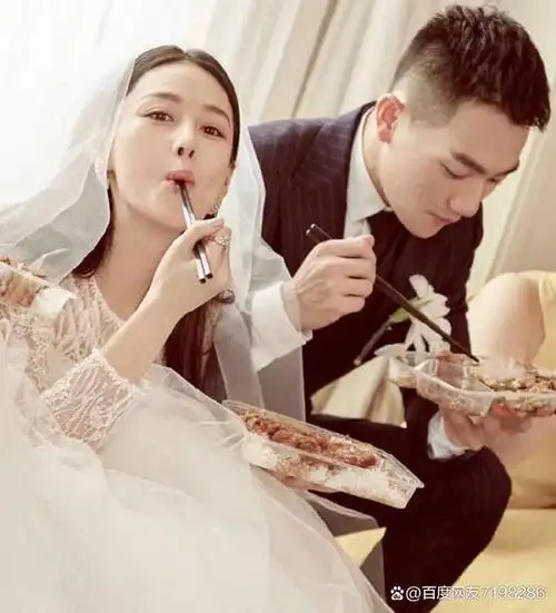 张馨予夫妇大草原约会,两人同框骑马太恩爱,何捷发福胖了不少