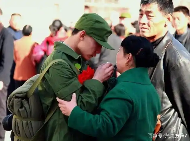 我期待:此后征兵季,有更多"县长送子参军"的新闻出现