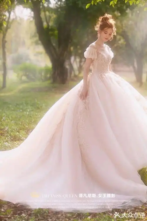 拍婚纱照选衣服的技巧0808