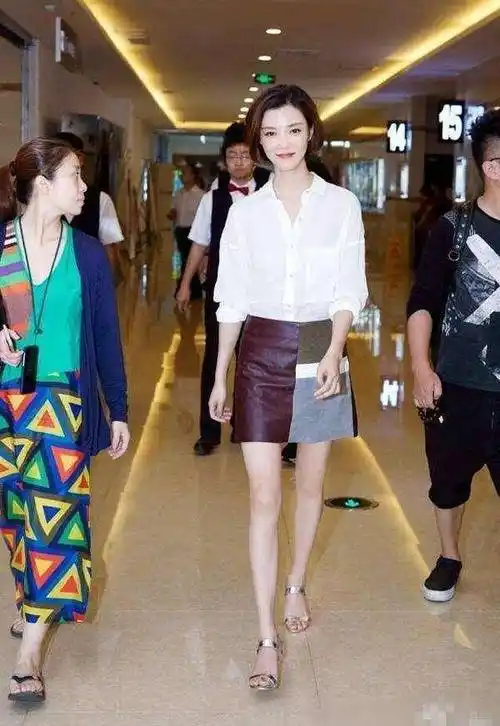 我突然有一个想法,程媛媛是不是亏钱了?